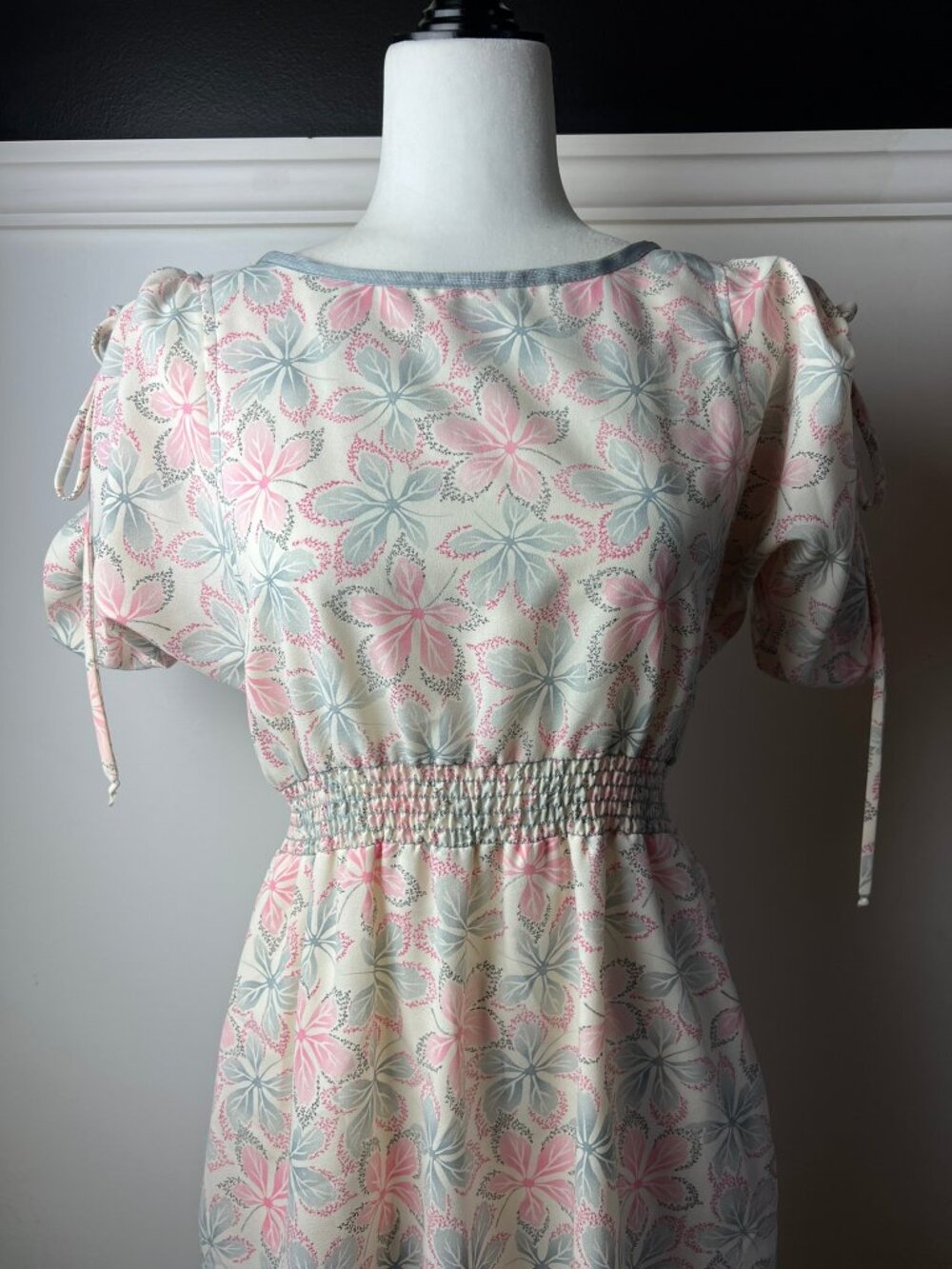 1970s Vintage Cottagecore Floral Print Women's Dress